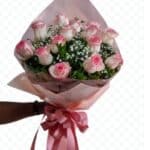 Buquê Estiloso com 15 rosas cor de rosa