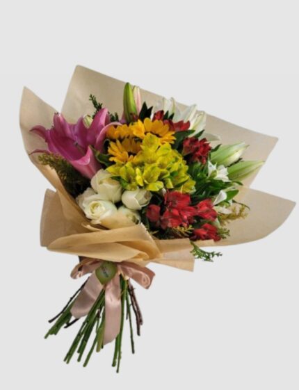 Buquê Mix Floral com 03 girassóis, 15 alstroemérias, 05 lirios, 05 rosas