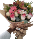 Buquê 06 -  com 03 gerberas, 05 rosas, 04 alstroemerias